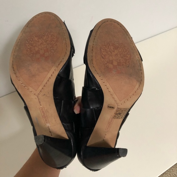 Vince Camuto quilted leather open toe shoes - Picture 5 of 7